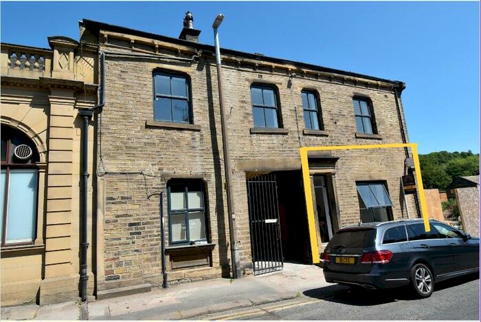 1 Bedroom Apartment To Rent In George Street, Milnsbridge, Huddersfield, HD3