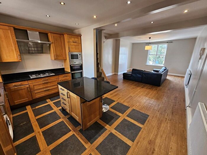 2 Bedroom Apartment To Rent In Langsett Road, Hillsborough, S6