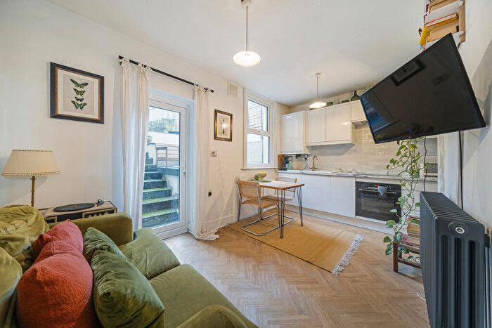 1 Bedroom Apartment For Sale In St. German's Road, London, SE23