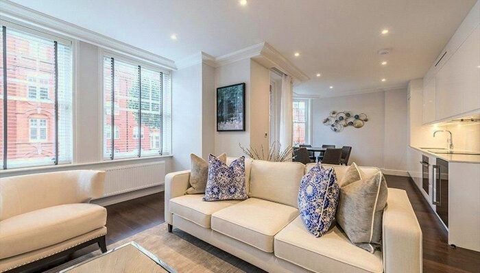 3 Bedroom Flat To Rent In King Street, London, W6