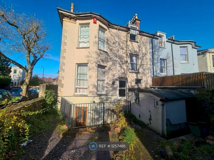 3 Bedroom Flat To Rent In Alma Road, Clifton, Bristol BS8