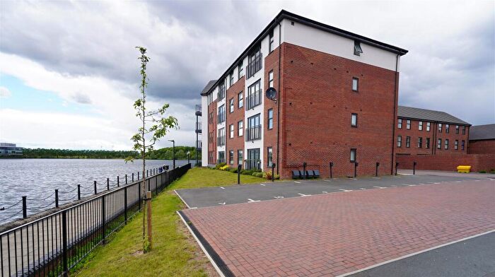 2 Bedroom Apartment For Sale In Dove Mews, Lakeside, Doncaster, DN4
