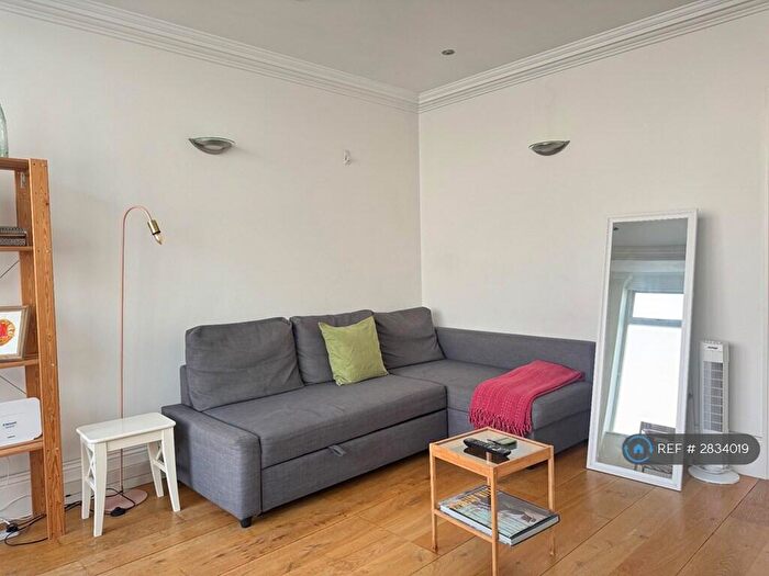 1 Bedroom Flat To Rent In Mackenzie Road, London, N7