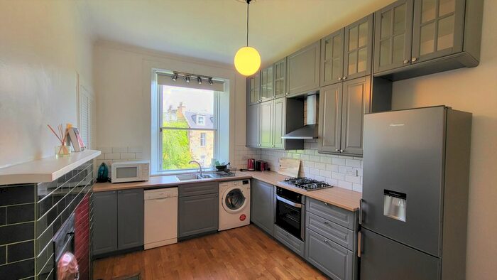 2 Bedroom Flat To Rent In Blackwood Crescent, Edinburgh, EH9