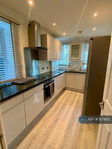 2 Bedroom Flat To Rent In Parchmore Road, Thornton Heath, CR7