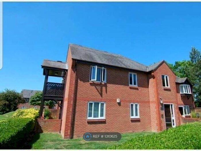 1 Bedroom Flat To Rent In Tonbridge, Tonbridge TN9