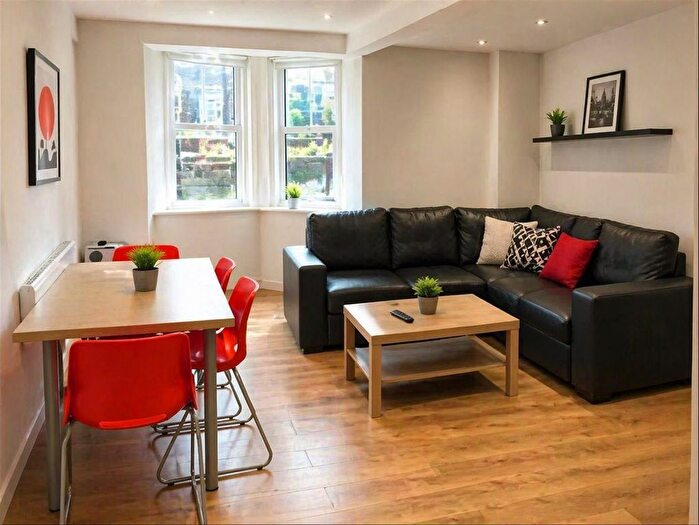 4 Bedroom Block Of Flats To Rent In Clarendon Road, Leeds, LS2