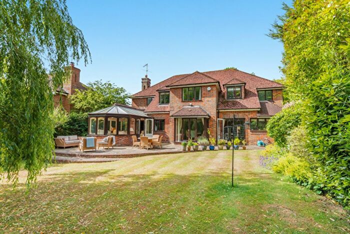 5 Bedroom Detached House For Sale In Oakhurst Avenue, Harpenden, Hertfordshire, AL5