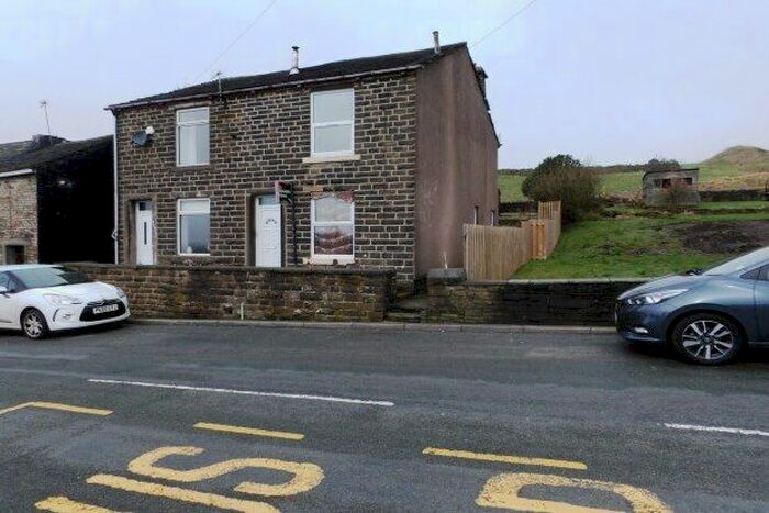 2 Bedroom Property To Rent In Todmorden Road, Bacup OL13