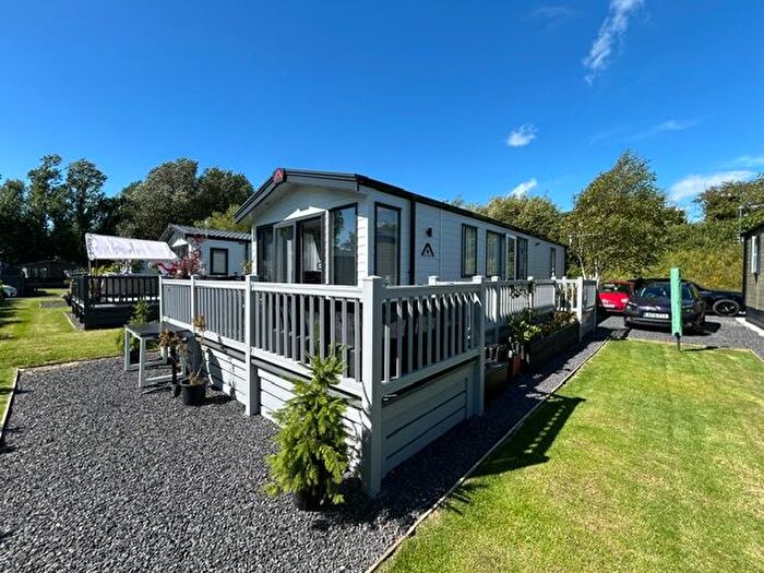 2 Bedroom Park Home For Sale In River Road, Thornton-Cleveleys, FY5