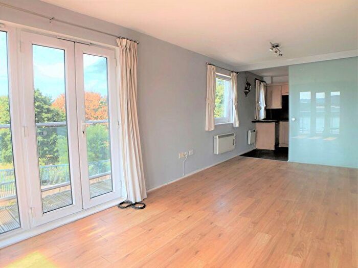 3 Bedroom Apartment For Sale In The Reflection, Woolwich Manor Way, E16
