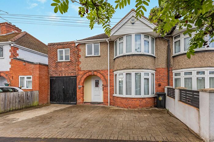 4 Bedroom Semi-Detached House For Sale In Milton Road, Earley, Reading, RG6