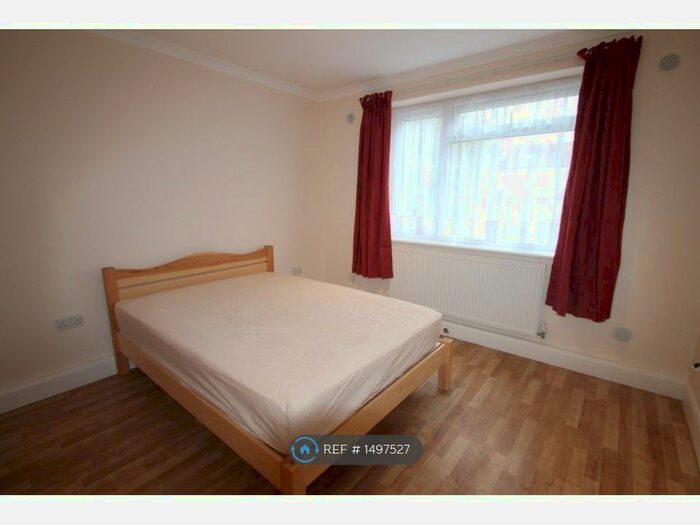 1 Bedroom Flat To Rent In Alexandra Grove, London, N12