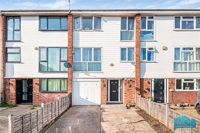 4 Bedroom Terraced House For Sale In Cromer Road, New Barnet, Barnet, EN5