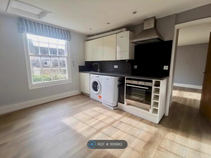 1 Bedroom Flat To Rent In Fore Street, Kingsbridge, TQ7