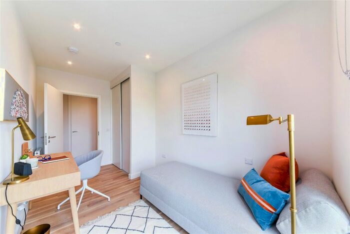 3 Bedroom Flat To Rent In Lyons Dock House, Oldfield Lane North, Greenford, UB6