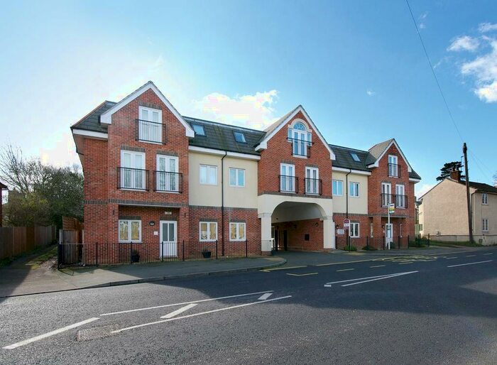 2 Bedroom Flat To Rent In Stevenage Road, Hitchin, SG4