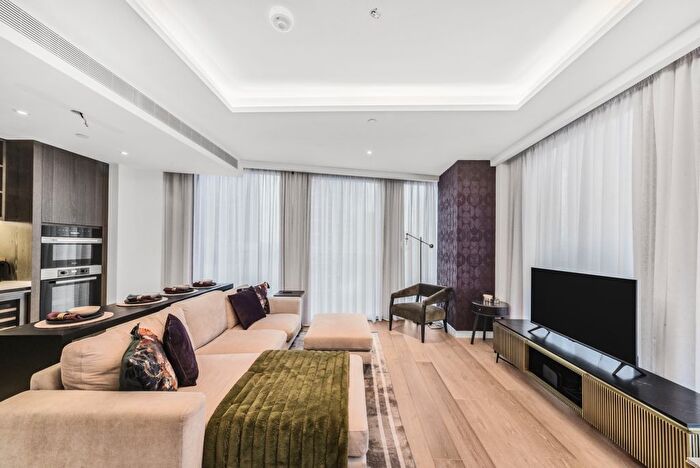 3 Bedroom Flat For Sale In Carnation Way, London, SW8