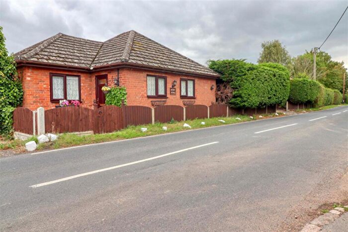 2 Bedroom Bungalow For Sale In Rectory Cottage, Tendring, CO16