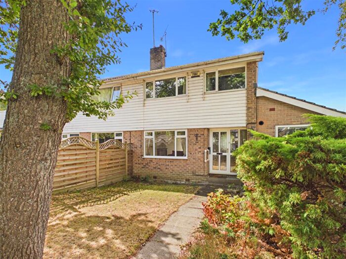 3 Bedroom Semi Detached House For Sale In Twentywell Lane, Sheffield, S17