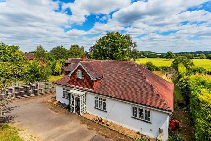 4 Bedroom Detached House For Sale In New Road, Penshurst, TN11