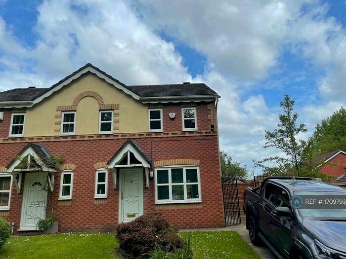 3 Bedroom Semi-Detached House To Rent In Maurice Drive, Salford, M6