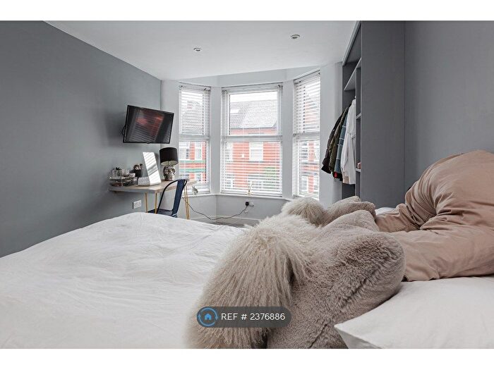 7 Bedroom End Of Terrace House To Rent In Blenheim Road, Liverpool, L18