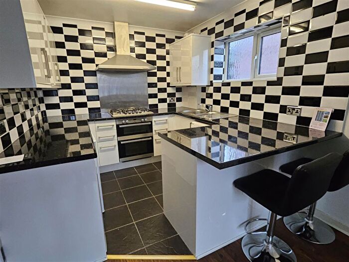 2 Bedroom Flat To Rent In Travis Court, Doncaster, DN4