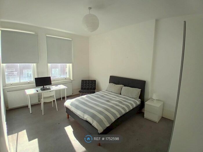 4 Bedroom Flat To Rent In Queenstown Road, London, SW8