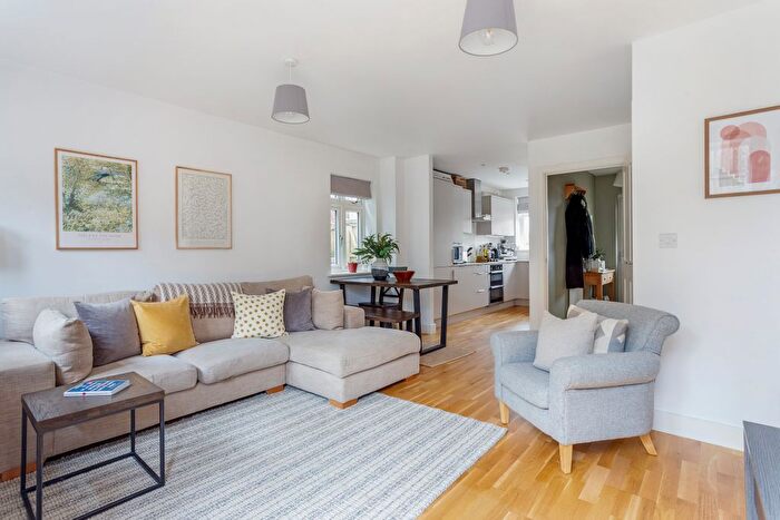3 Bedroom Semi-Detached House For Sale In Bawns Close, Bristol, BS41