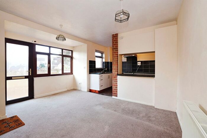1 Bedroom Terraced House For Sale In Castlehaven Close, Chippenham, SN15