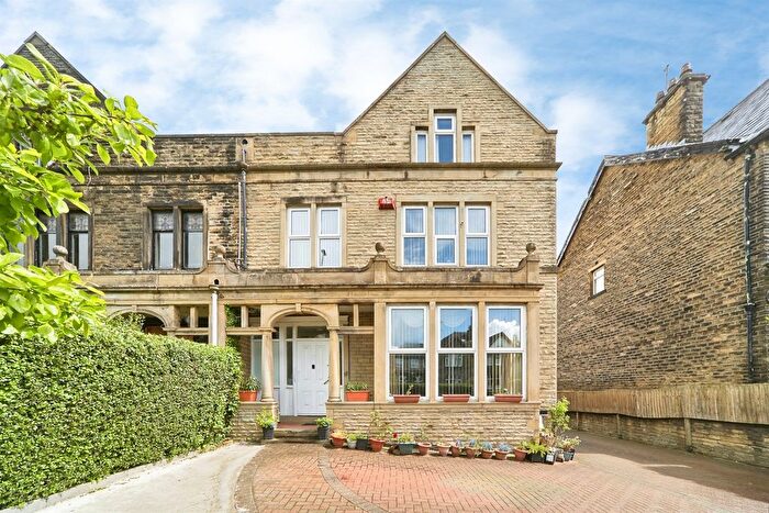7 Bedroom Semi Detached House For Sale In Bradford Road, Shipley, BD18