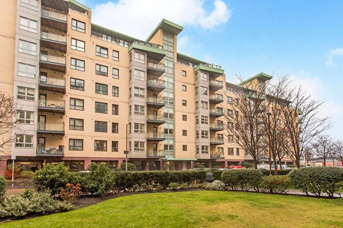 2 Bedroom Flat For Sale In / Portland Gardens, The Shore, Edinburgh, EH6
