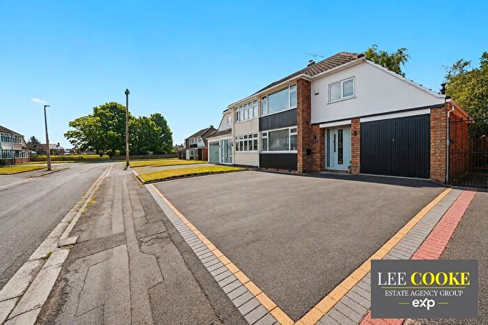 3 Bedroom Semi Detached House For Sale In Lea View, Just Off Broad Lane South, Willenhall / Wednesfield, WV12