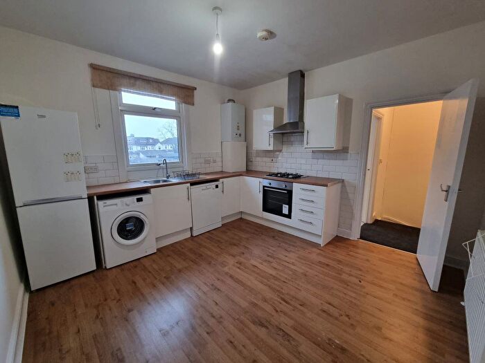 2 Bedroom Flat To Rent In Stainforth Road, Ilford, IG2