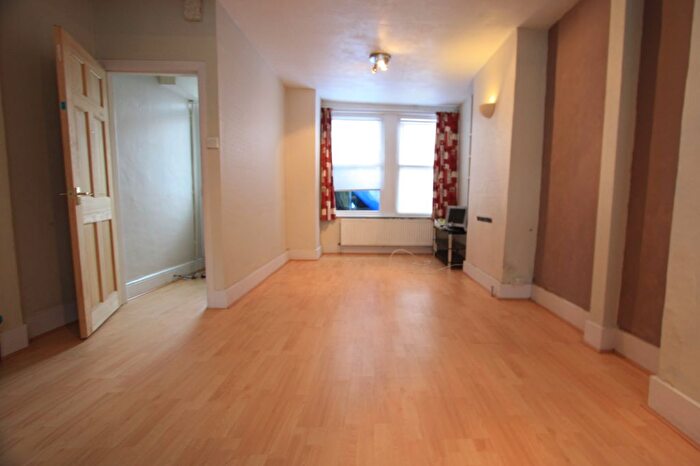 2 Bedroom Terraced House To Rent In Marian Road, London, SW16