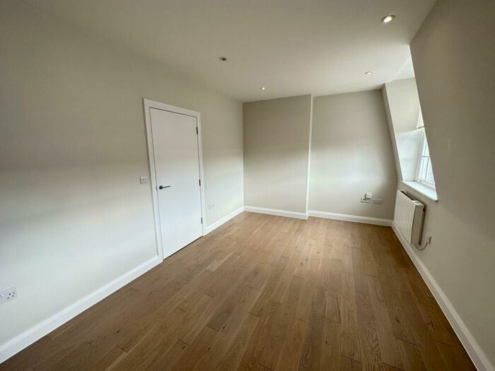 1 Bedroom Flat For Sale In Flat, Wigmores South, Welwyn Garden City, Hertfordshire, AL8