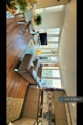 2 Bedroom Flat To Rent In Victory Parade, London, SE18