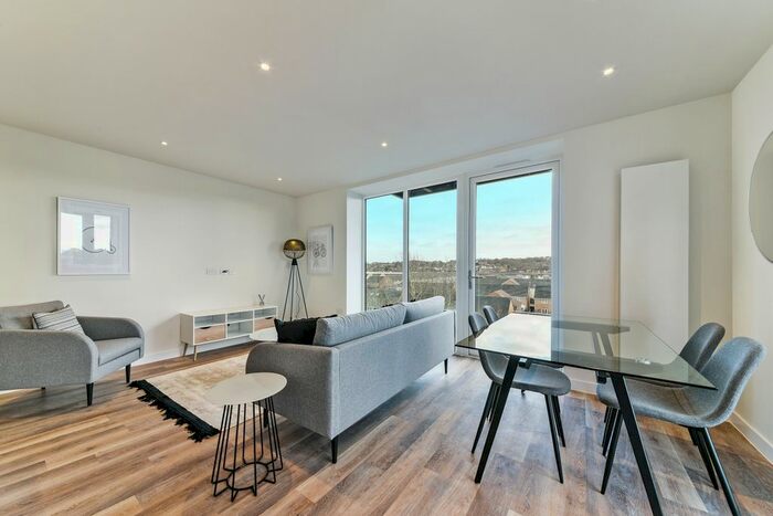 2 Bedroom Flat To Rent In Fairwood Place, Station Road, Borehamwood, London, WD6