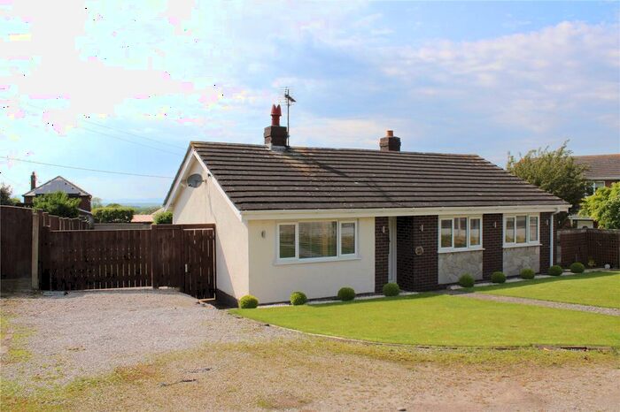 3 Bedroom Bungalow For Sale In Ffordd Ffynnon, Dyserth, Y Rhyl, Ffordd Ffynnon, LL18