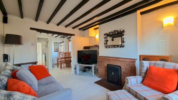 4 Bedroom End Of Terrace House To Rent In Dunstable Road, Toddington, LU5