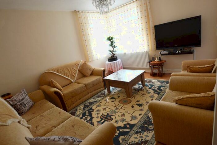 2 Bedroom Flat To Rent In Banister House, E9