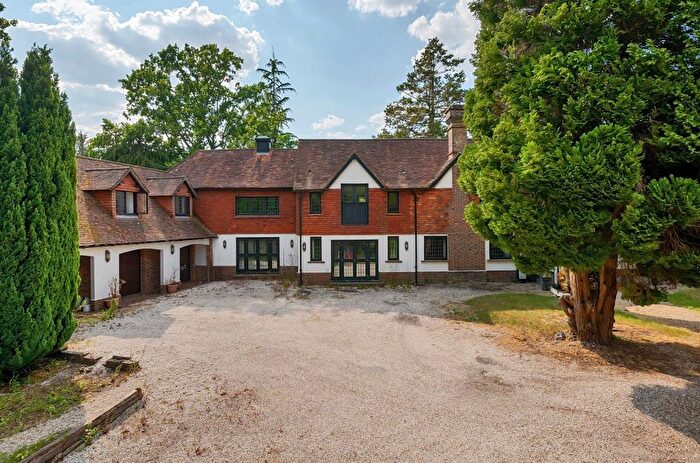 5 Bedroom Detached House For Sale In Chilworth Road, Chilworth, Southampton, SO16