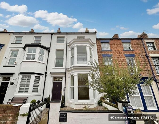 1 Bedroom Flat To Rent In Queen Street, Scarborough, YO11