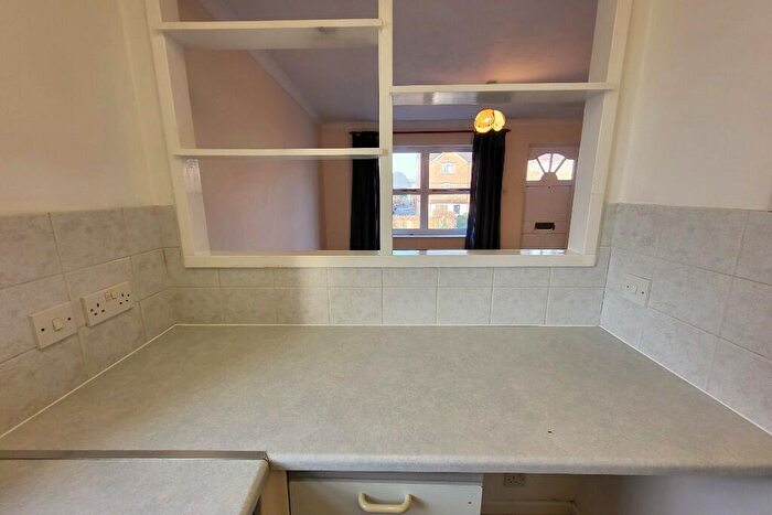 1 Bedroom Flat For Sale In Oak Manor Drive, Cheltenham, Gloucestershire, GL52