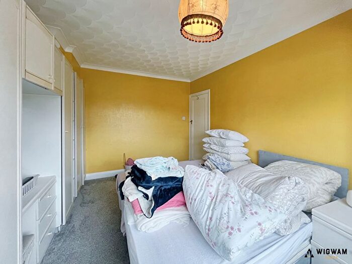 3 Bedroom End Of Terrace House For Sale In St. Marys Avenue, Hull, HU5