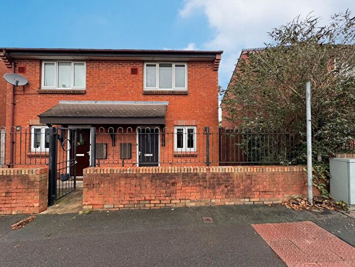 2 Bedroom Property For Sale In Glascote Road, Tamworth, Staffordshire, B77