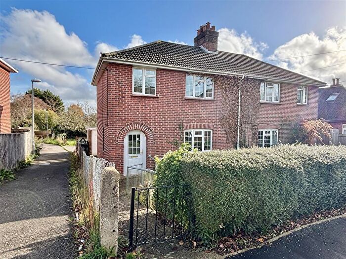 3 Bedroom Semi Detached House For Sale In Wareham Road, Lytchett Matravers, BH16