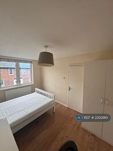 4 Bedroom Terraced House To Rent In Grand Union Crescent, Hackney, E8