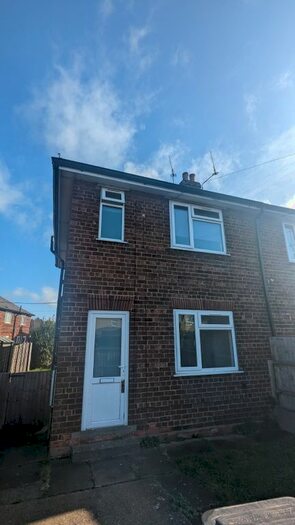 2 Bedroom Semi-Detached House To Rent In Ropery Road, Gainsborough, DN21